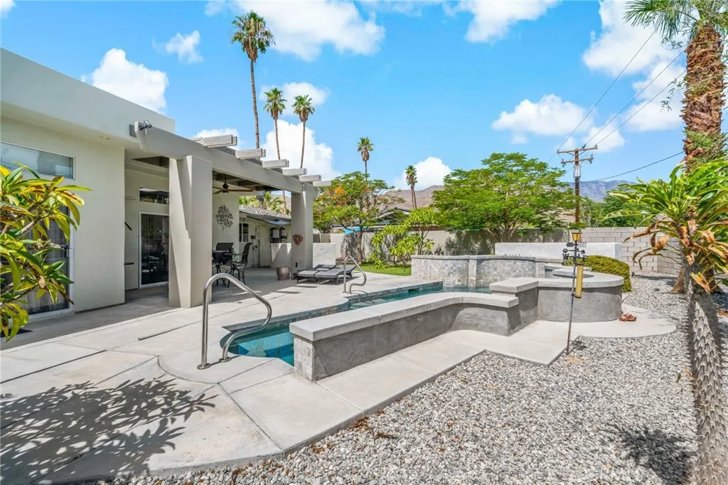 39004 Knoll View Circle, Cathedral City, California 92234 home-pic-32